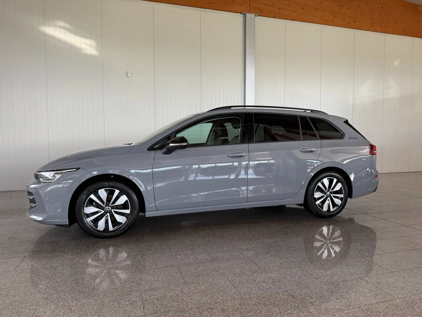 Volkswagen Golf Variant 1.5 eTSI 110 kW Goal DSG Grau - 1