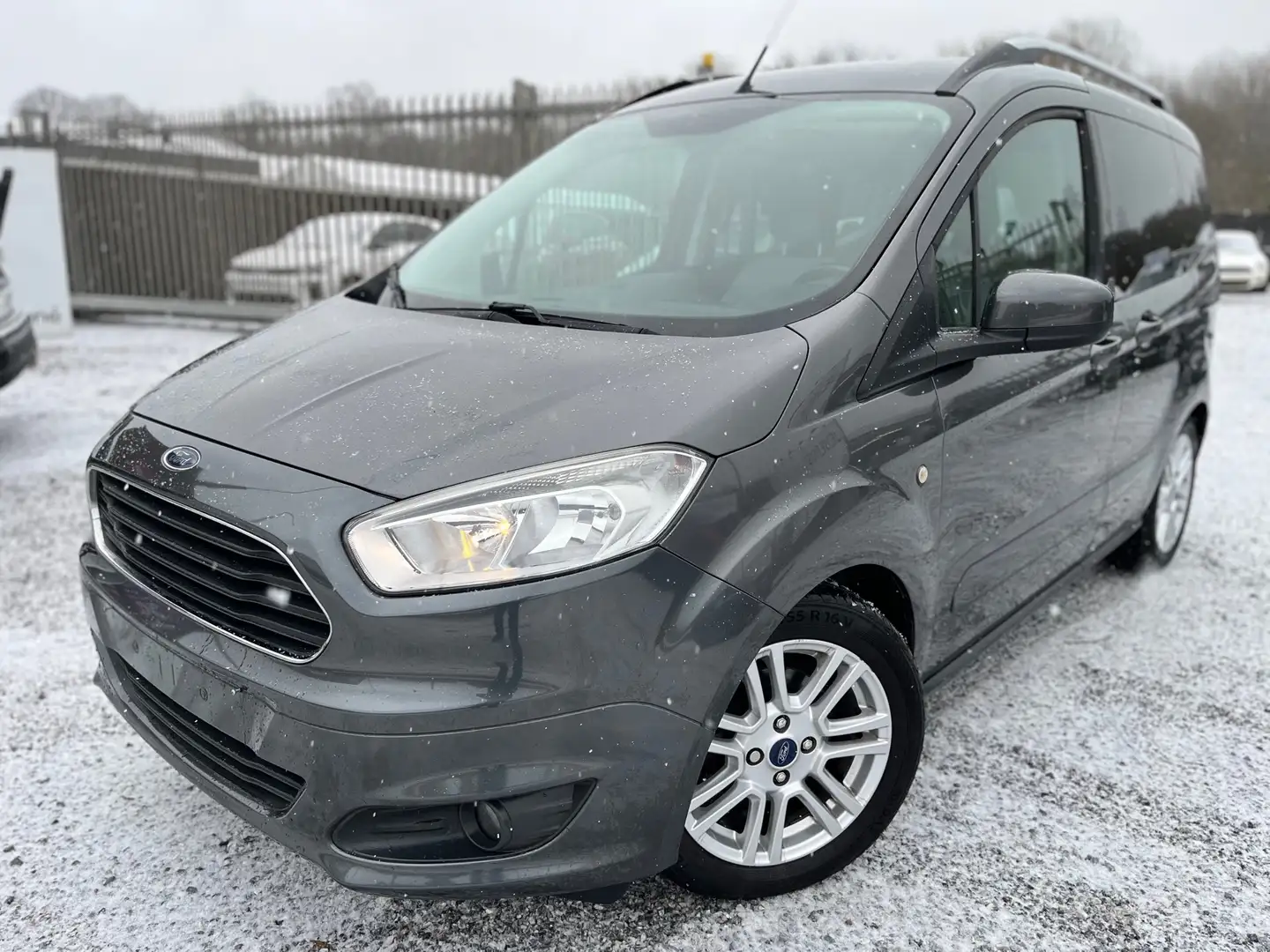 Ford Tourneo Courier 1.5 TDCi Ambiente euro 6b Gri - 1