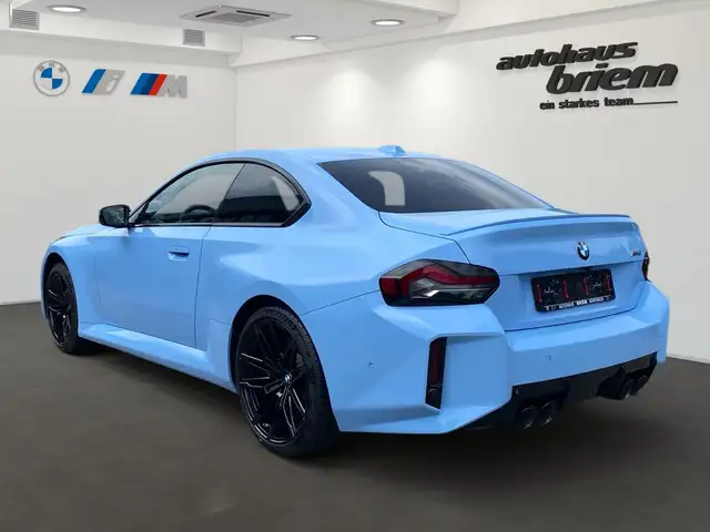 BMW M2 view 4