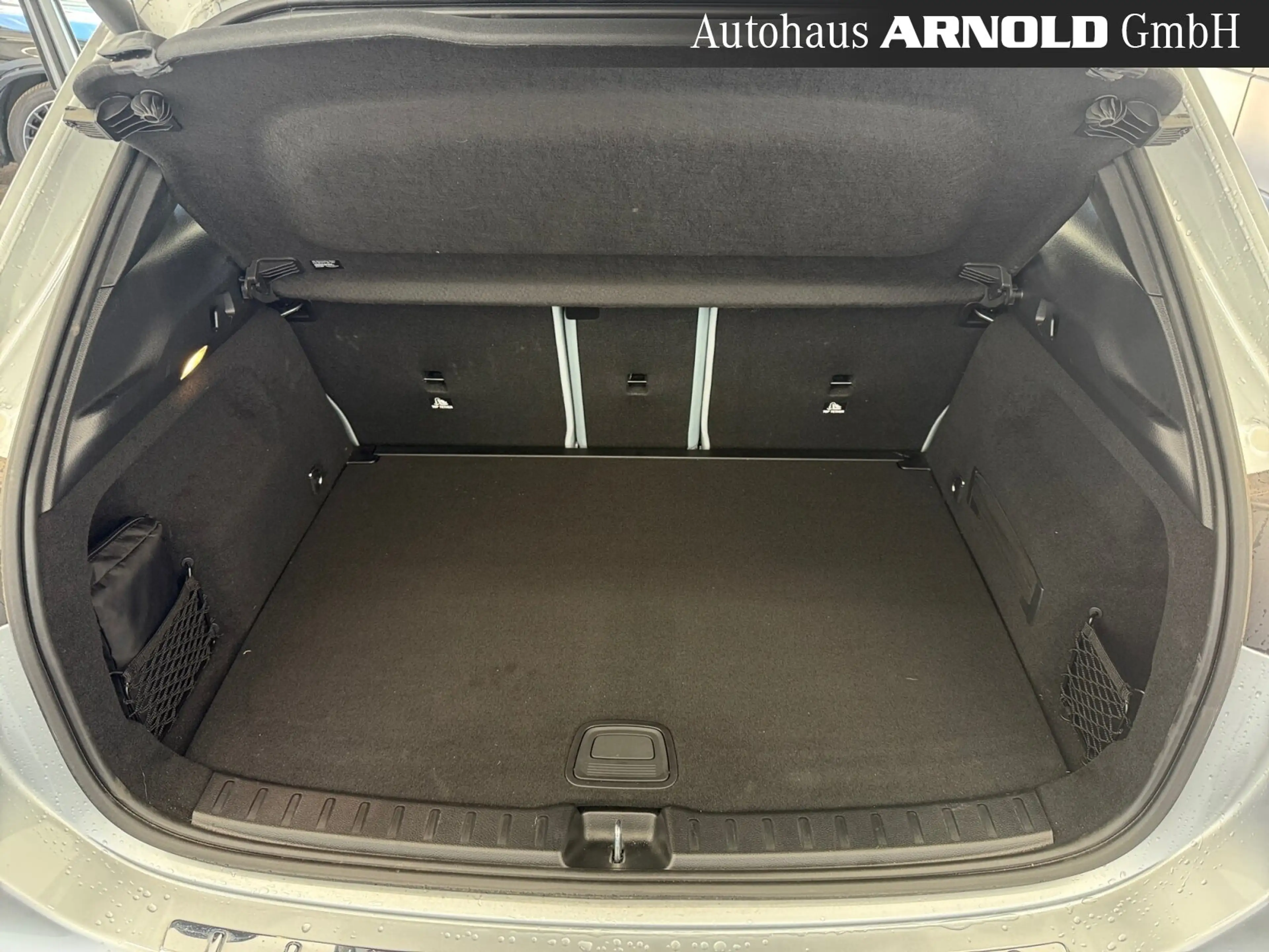 Mercedes-Benz GLA 200 GLA 200 AMG-Line el-Klappe KeylessGo LED Leder BC — photo 14