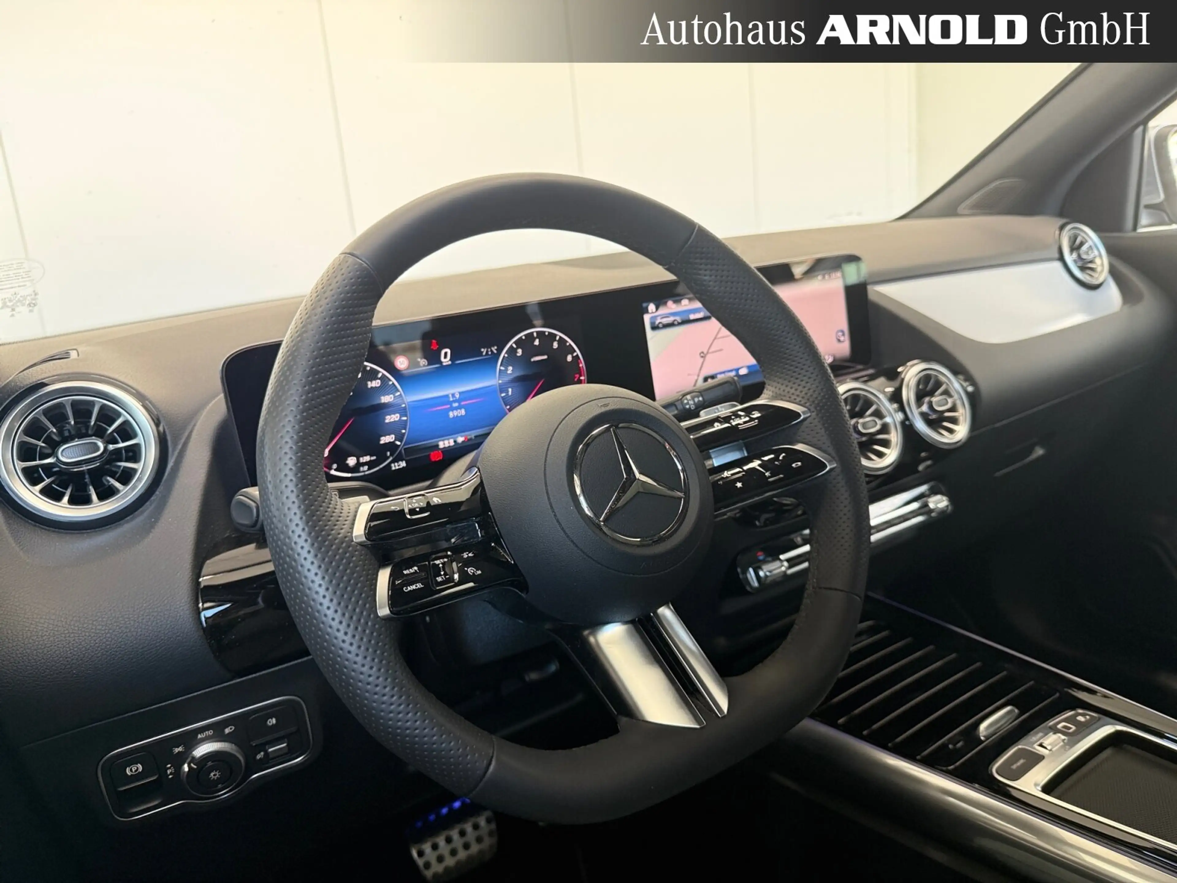 Mercedes-Benz GLA 200 GLA 200 AMG-Line el-Klappe KeylessGo LED Leder BC — photo 9