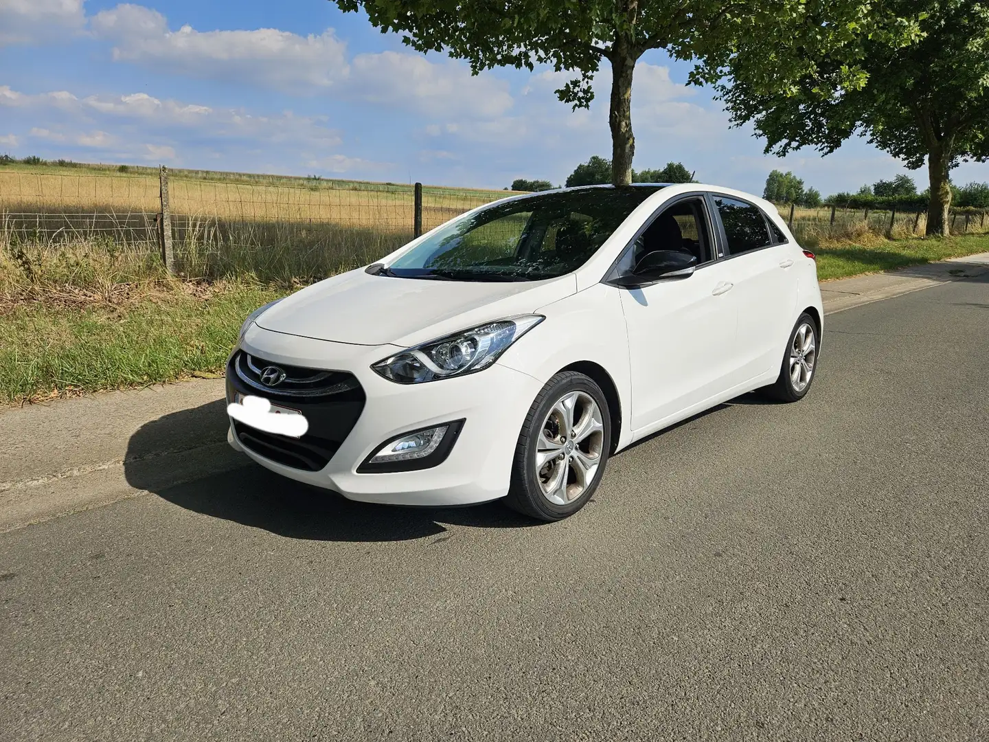 Hyundai i30 1.6 CRDi Fifa World Cup Edition - 1