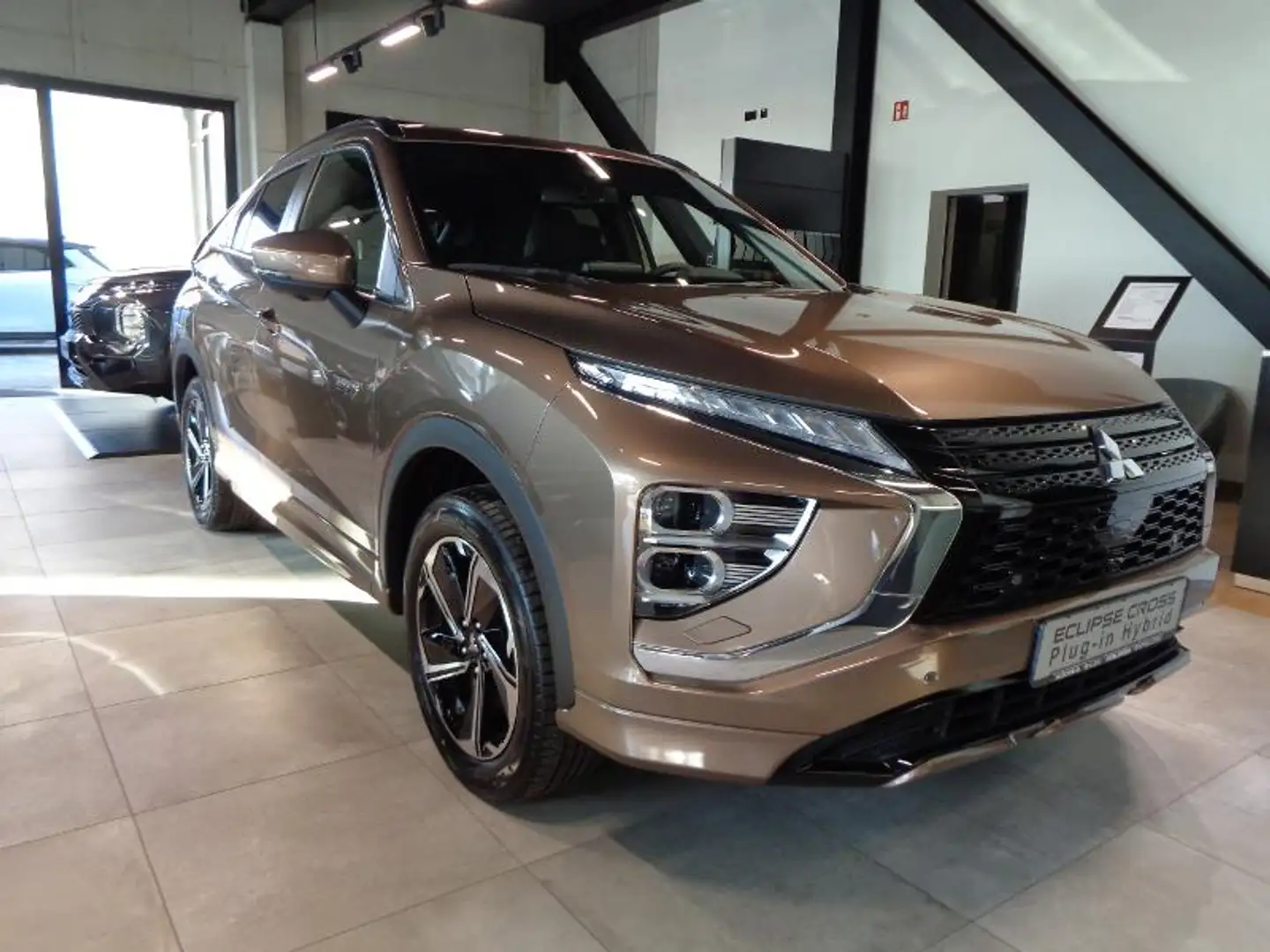 Mitsubishi Eclipse Cross Plug-in Hybrid Select 2.4 4WD Braun - 1
