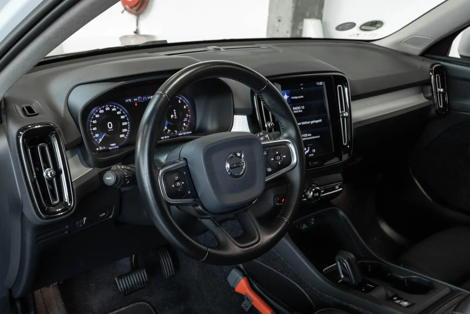 Volvo XC40 T4 Momentum Pro | 1ste Eigenaar | Dealeronderhoude Blanc - 2