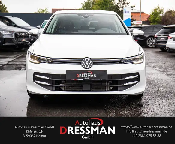 Volkswagen Golf view 2