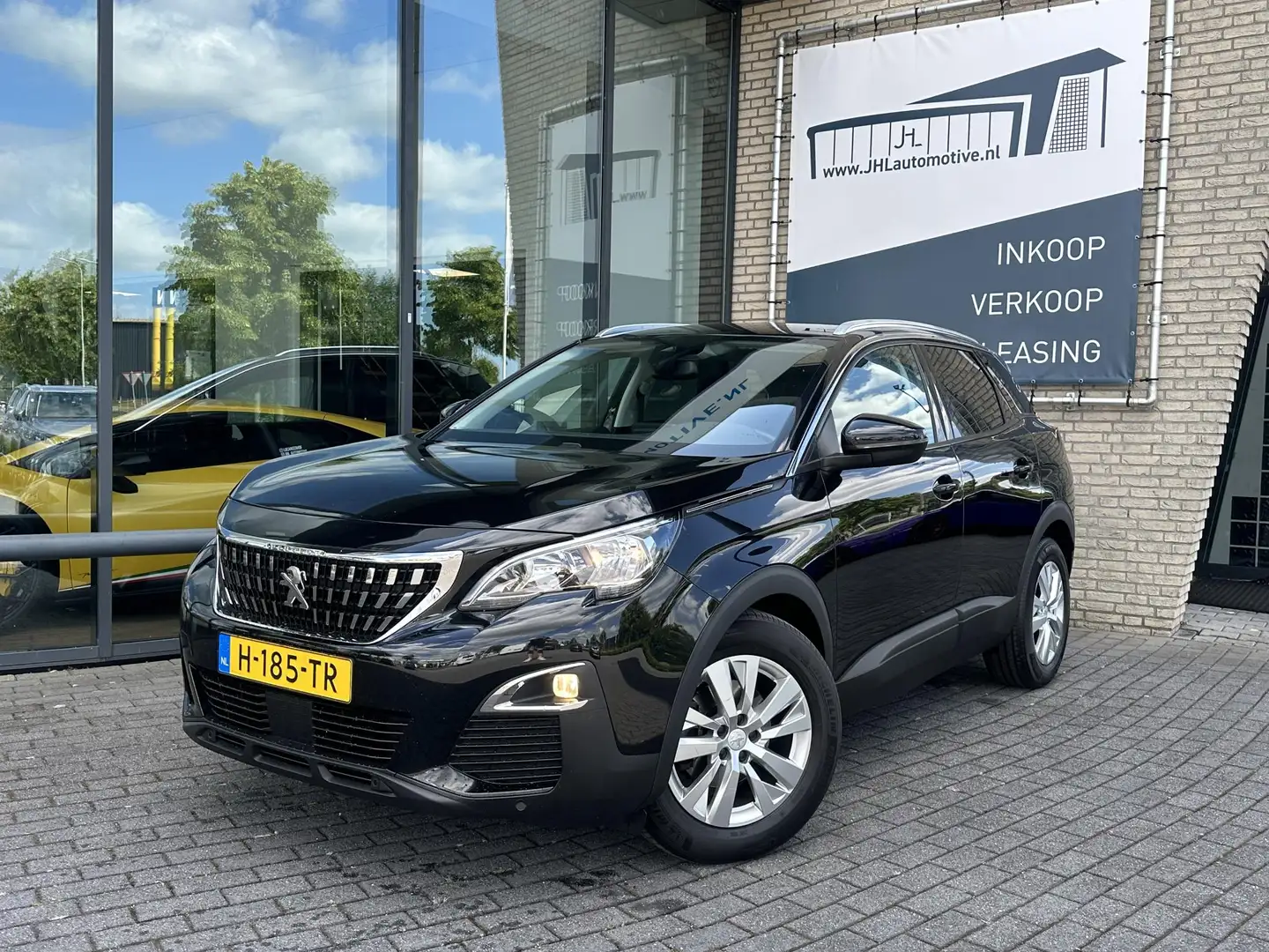 Peugeot 3008 1.2 PureTech Executive Avantage*AUTOMAAT*CRUISE* Zwart - 1