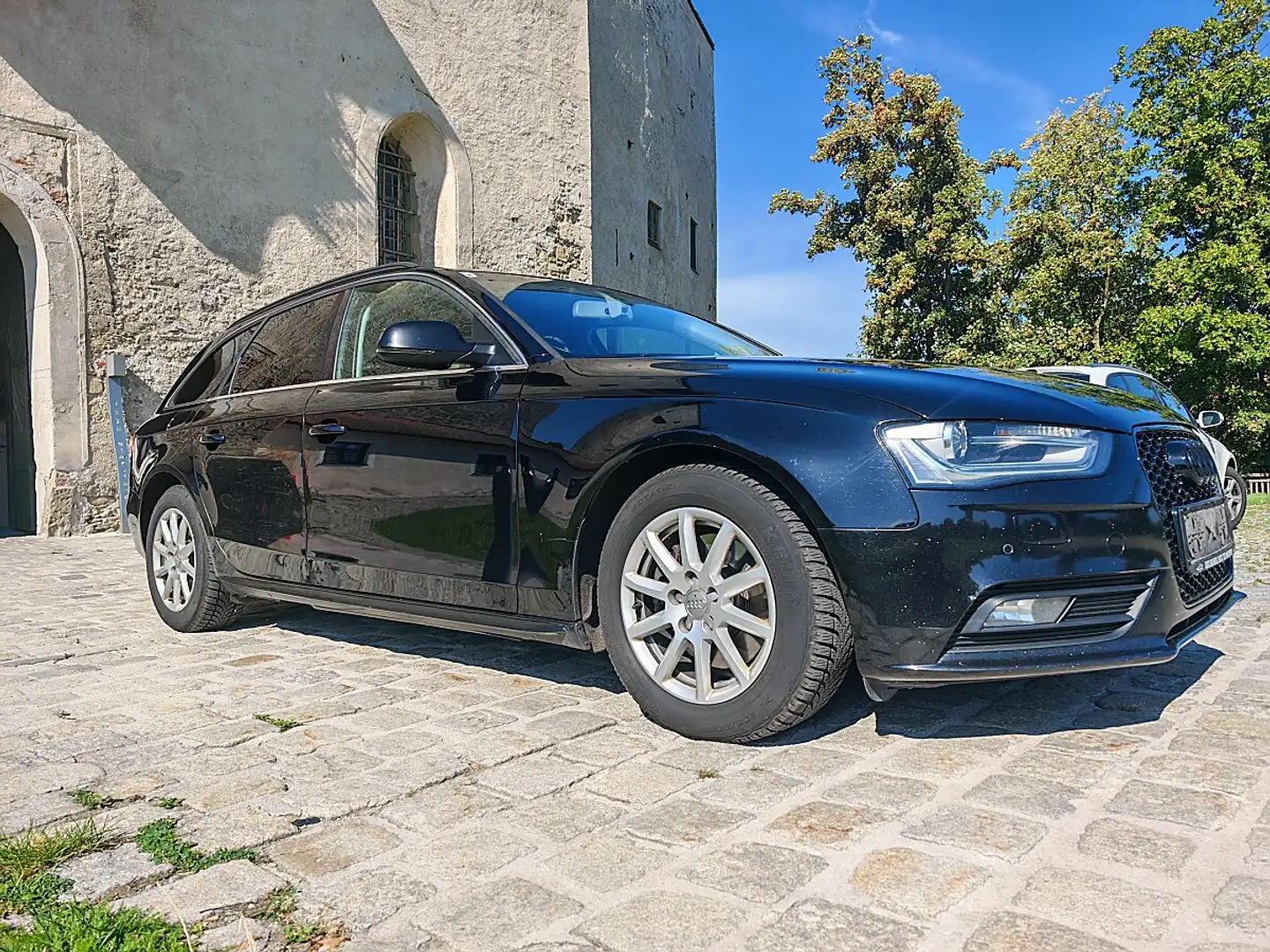 Audi A4 Avant 2,0 TDI Ultra Intense Schwarz - 2