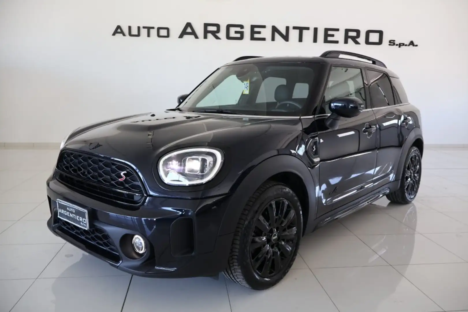 MINI Cooper SD Countryman Mini 2.0 Yours ALL4 Noir - 1