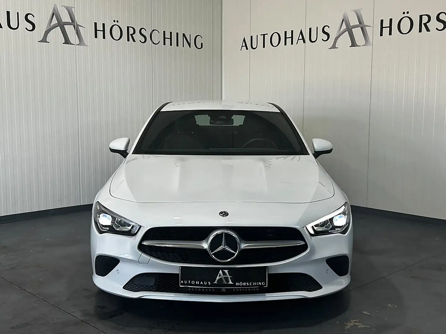 Mercedes-Benz CLA 180 Weiß - 2
