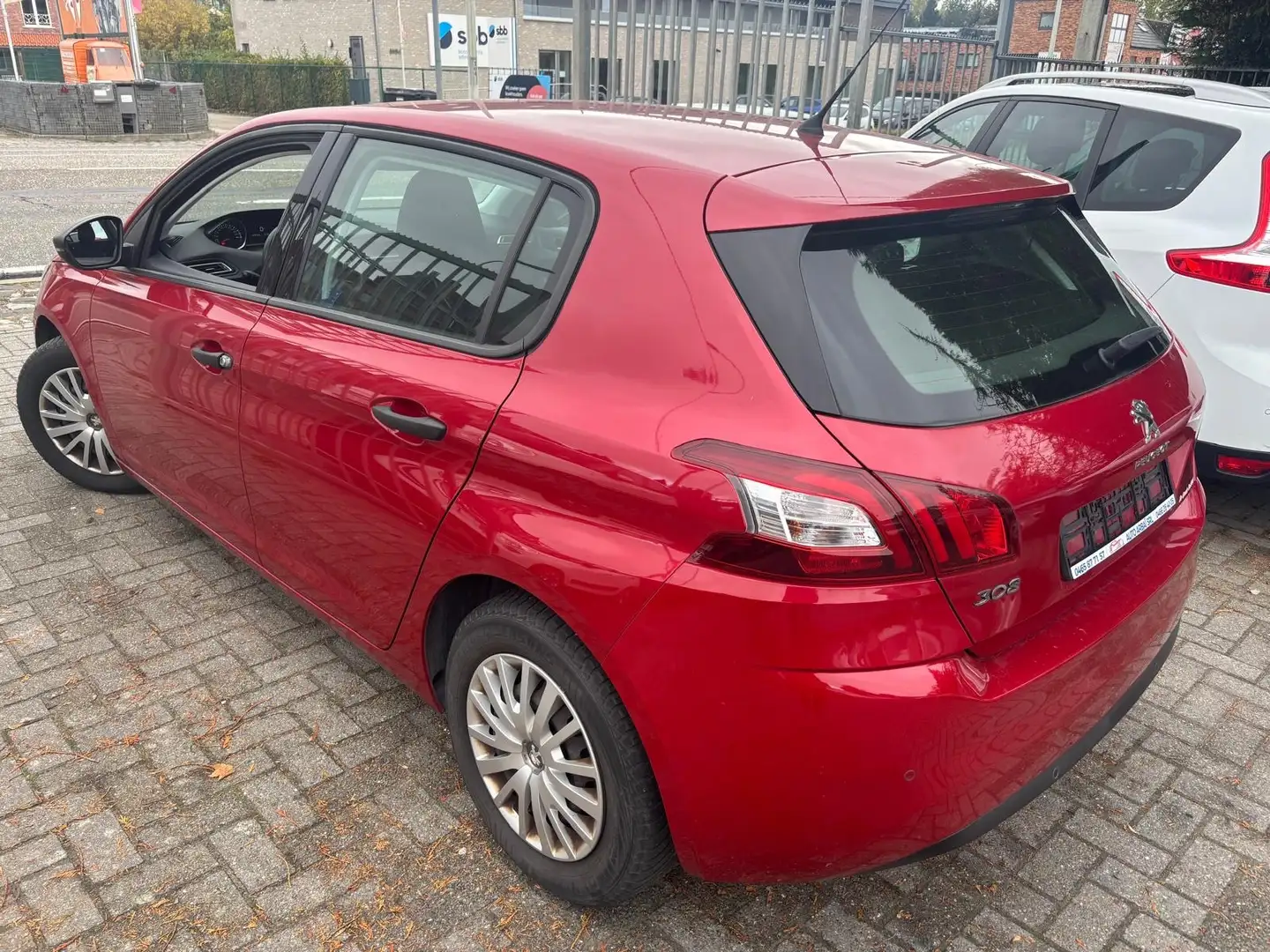Peugeot 308 308 1.2i carnet 100% Access Rouge - 2