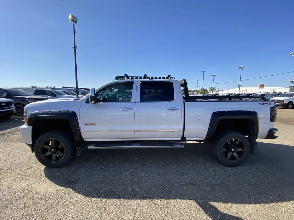 2019 Chevrolet Silverado 2500 High Country — photo 5