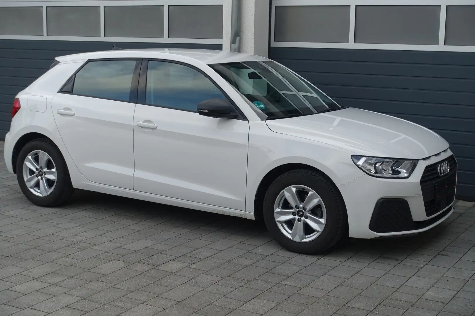 Audi A1 Sportback 25 TFSI PDC Shz Alu DAB VirtCockpit Blanc - 2