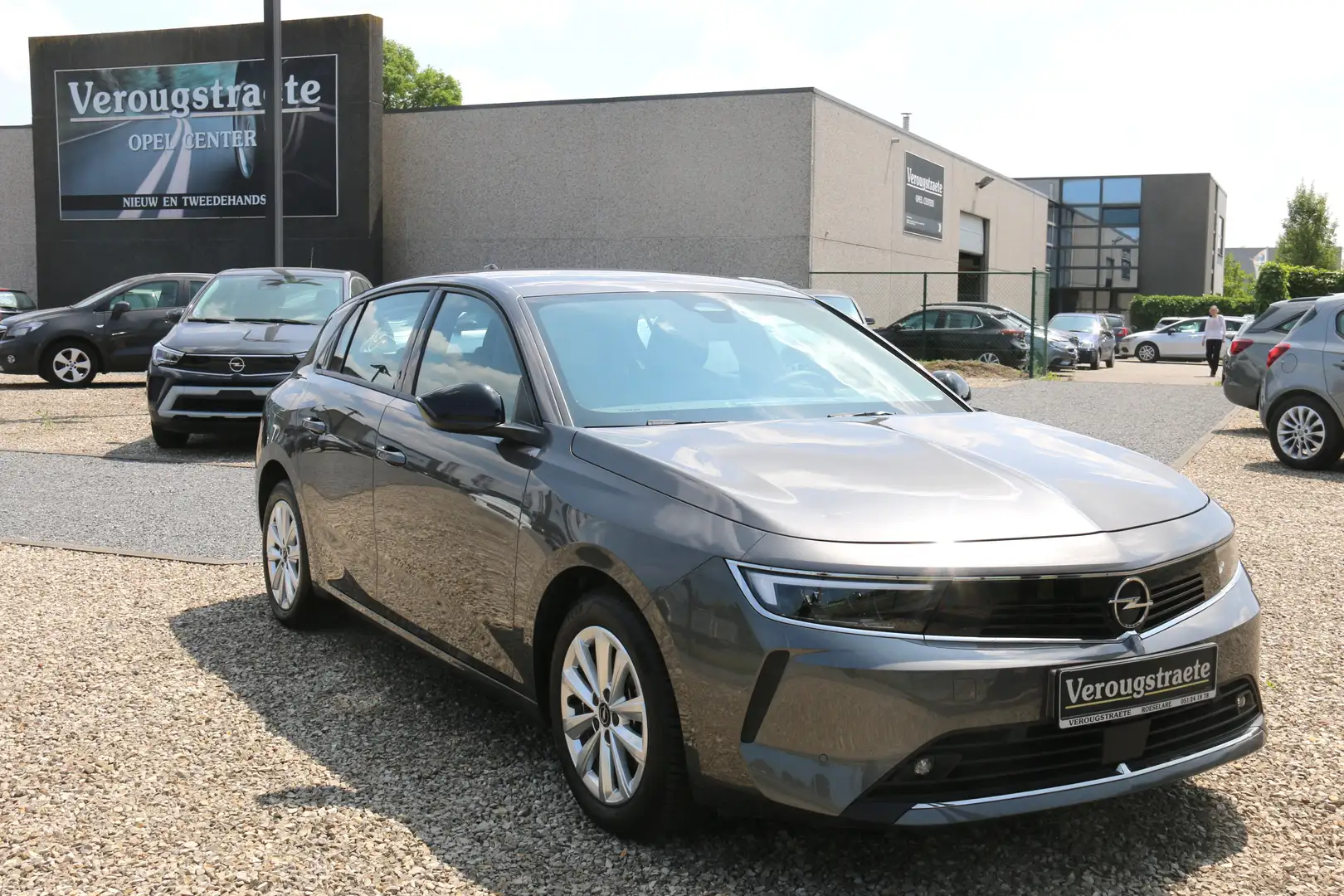 Opel Astra 1.2 Turbo Business Edition S/S (EU6.4) Gris - 1