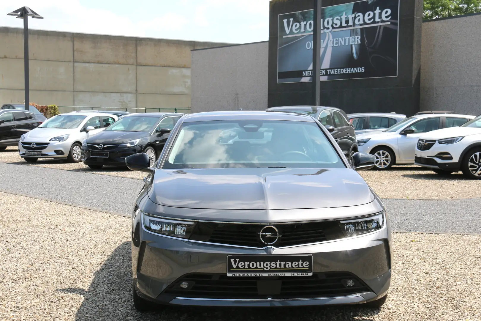 Opel Astra 1.2 Turbo Business Edition S/S (EU6.4) Gris - 2