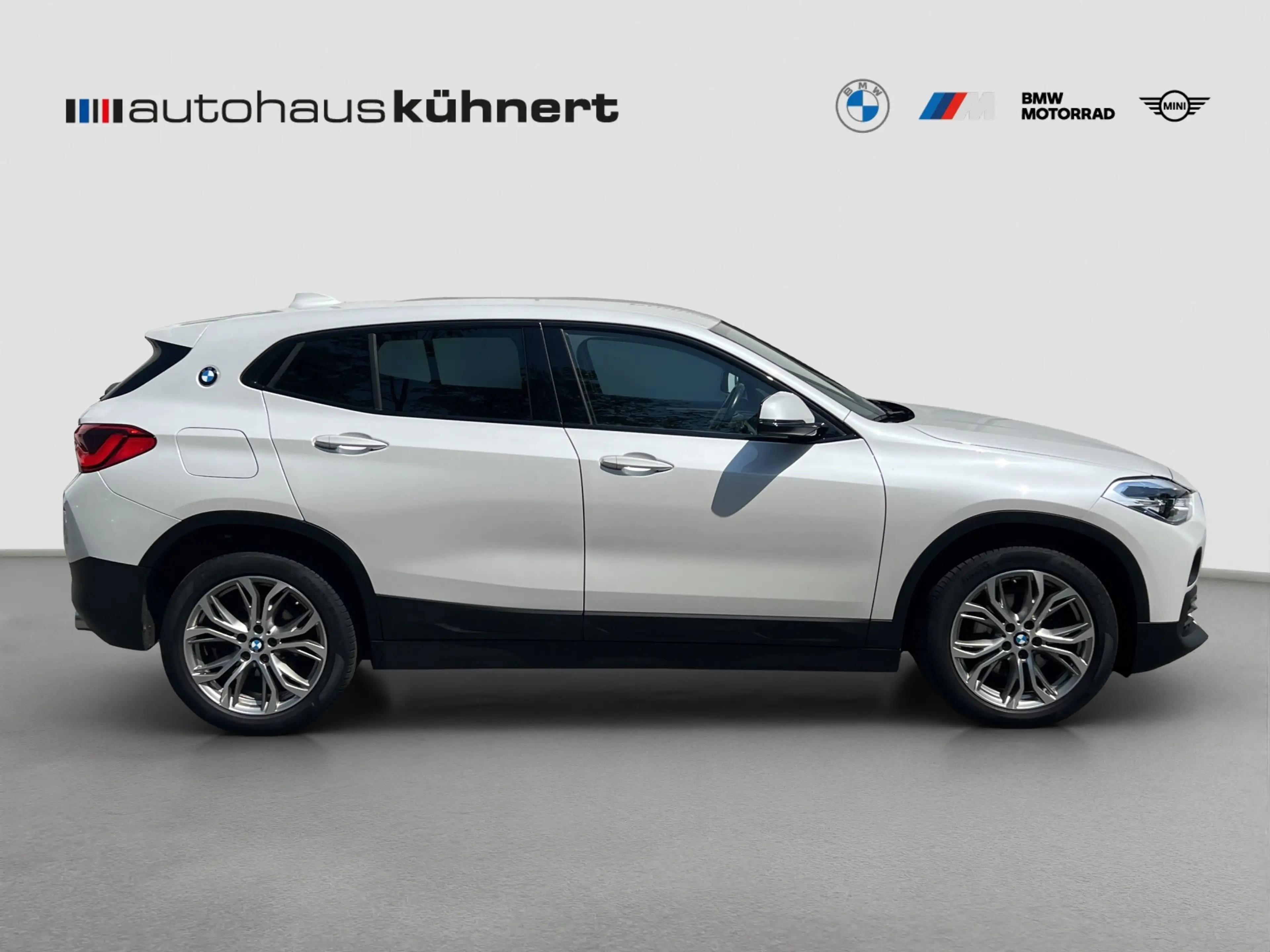 BMW X2 xDrive18d LED SpurAss HUD Navi RFK Sportsitz — photo 8