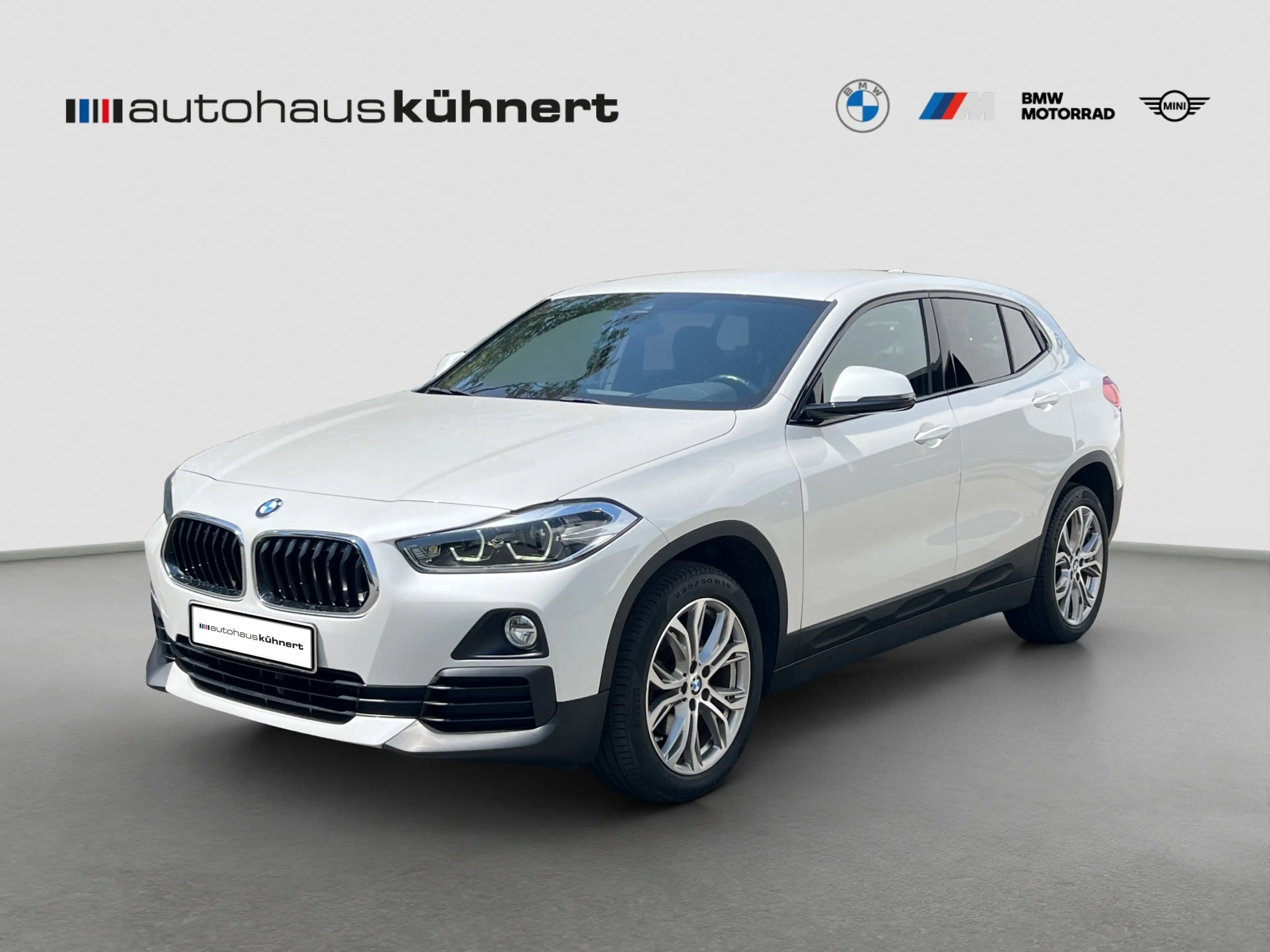 BMW X2 xDrive18d LED SpurAss HUD Navi RFK Sportsitz — photo 2
