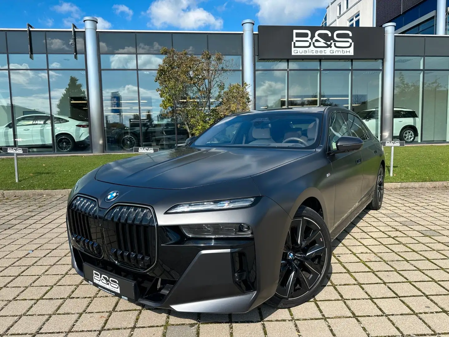 BMW 740 d xDr M Sport,GranLusso,Fond Ent.,B&W,VOLL Grijs - 2