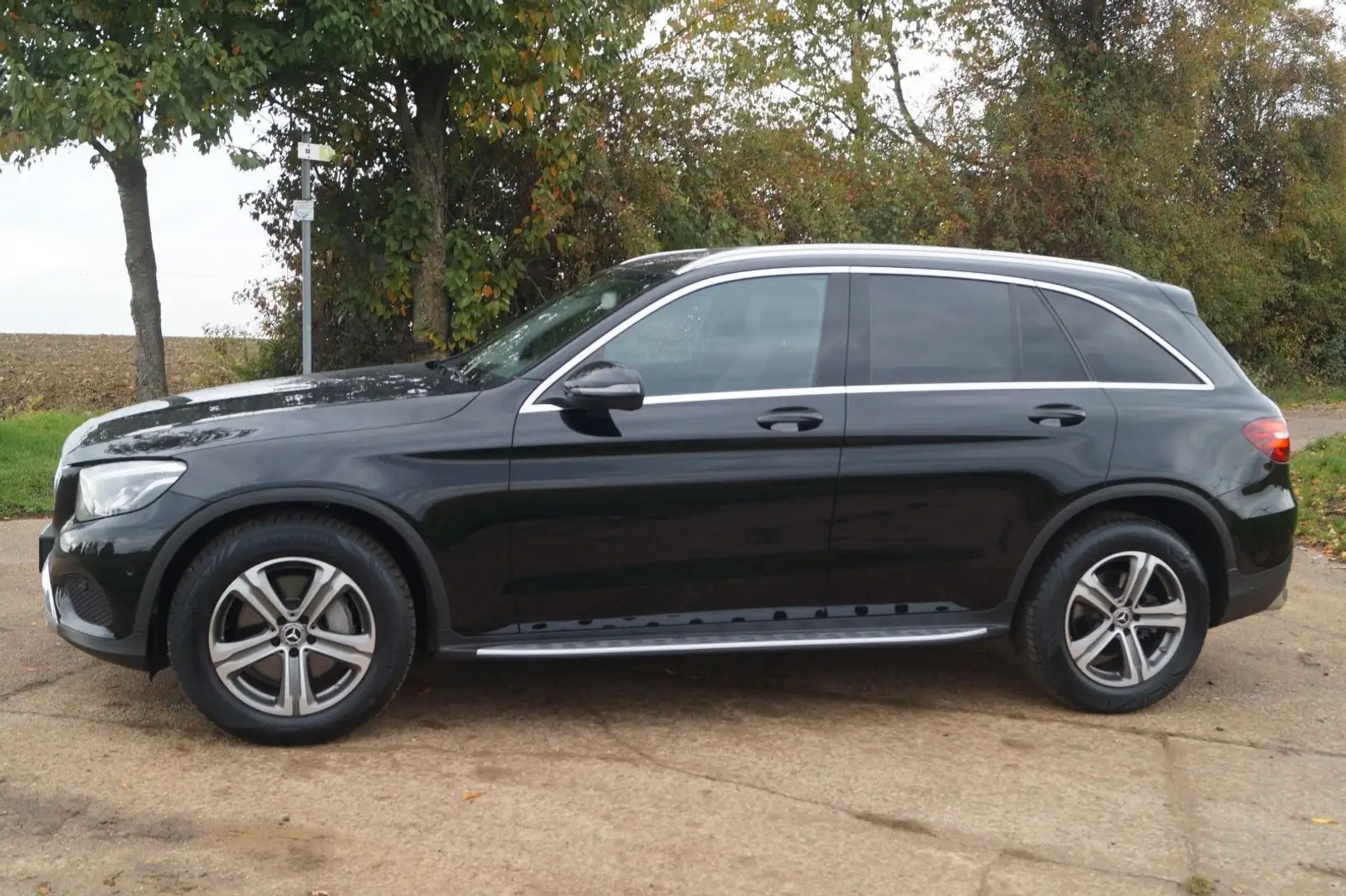 Mercedes-Benz GLC 220 d 4Matic +Automatik+Leder+Navi+LED+ Schwarz - 2