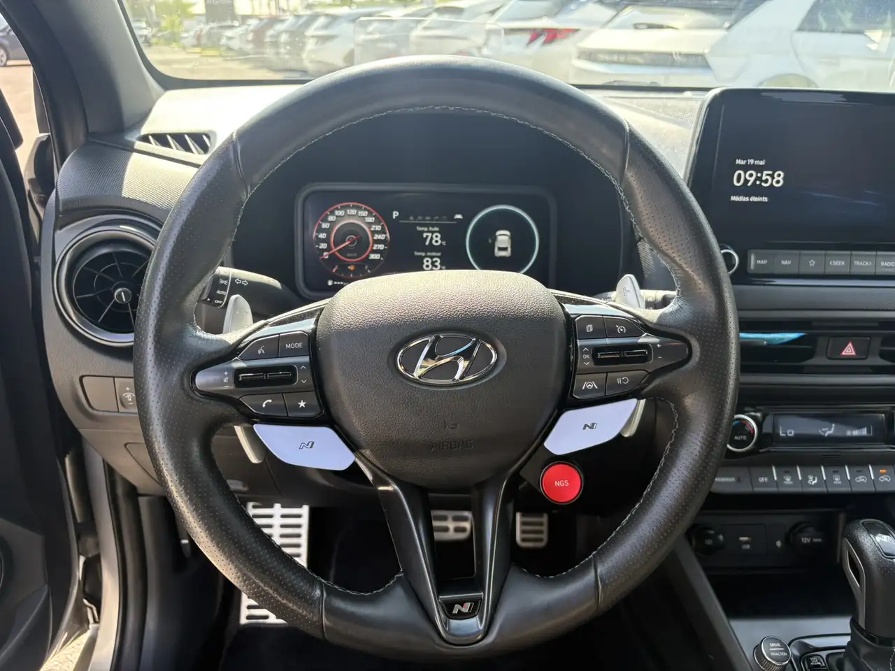 Hyundai KONA снимка Hyundai KONA