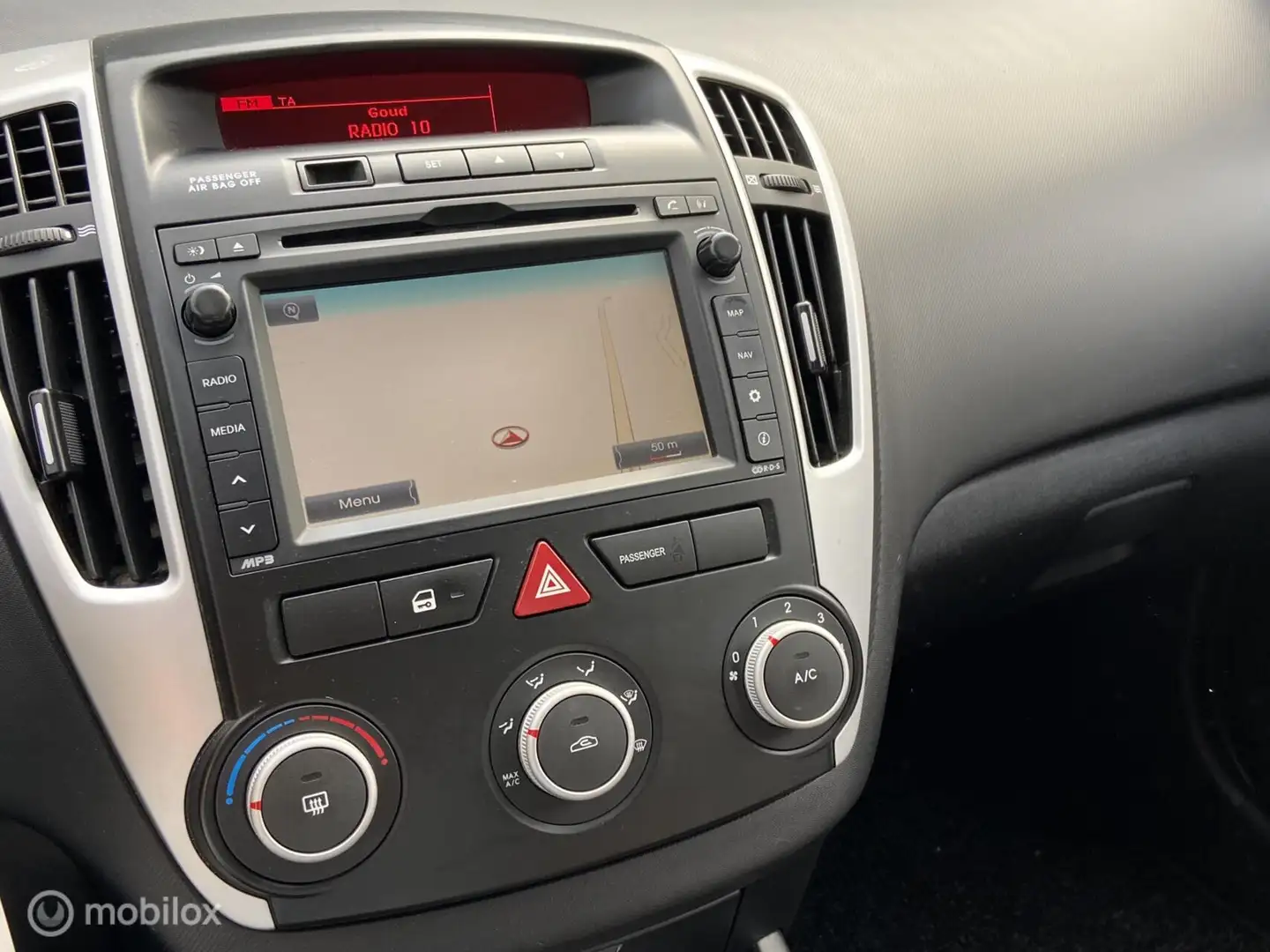 Kia Ceed / cee'd Sporty Wagon 1.4 CVVT X-ecutive Grijs - 2
