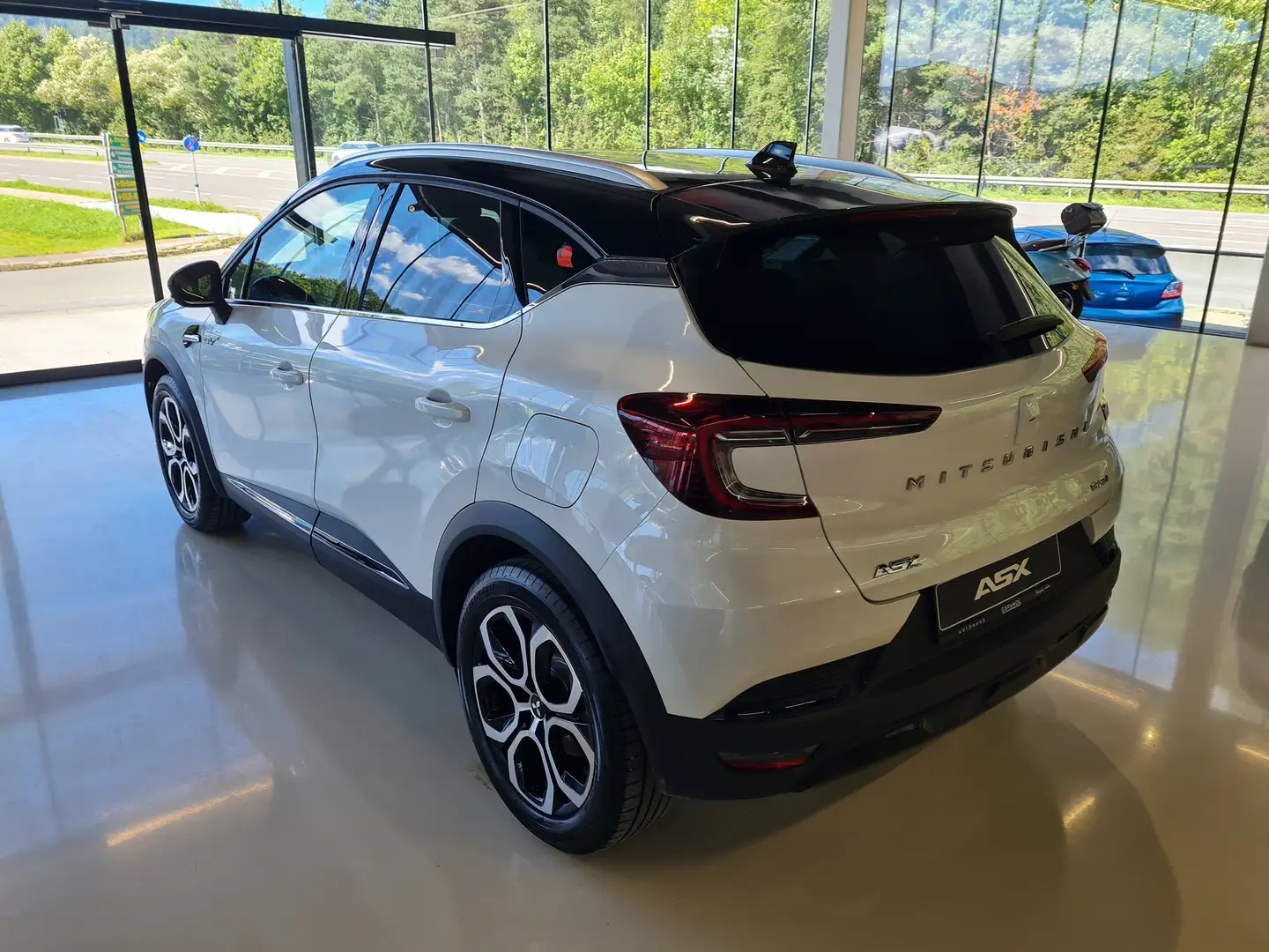 Mitsubishi ASX 1,6 MPI PHEV 10,46kWh Intense Weiß - 2