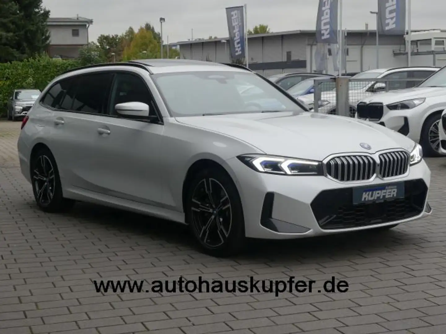 BMW 330 e Tour°M Sportp. Pano°Ad.LED°Headup°HIFI°1Hd Bianco - 2