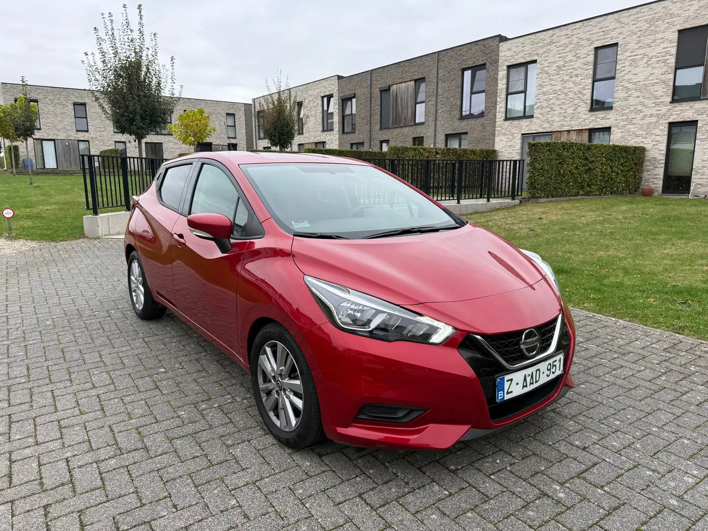 Nissan Micra Micra 1.0 IG-T Tekna Xtronic CarPlay GPS CLIM Rood - 1