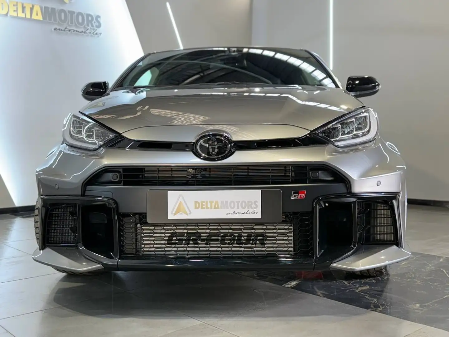 Toyota Yaris 1.6 Turbo 3 porte GR Circuit DAT *PREZZO VERO* Gris - 2