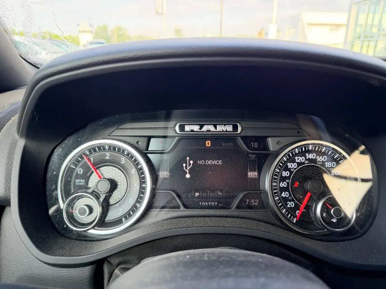 RAM 1500 снимка RAM 1500