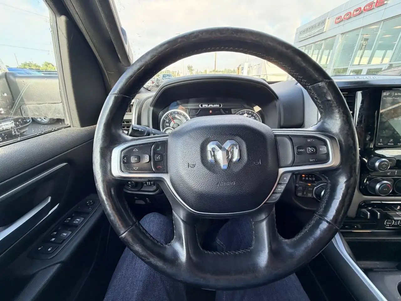 RAM 1500 снимка RAM 1500