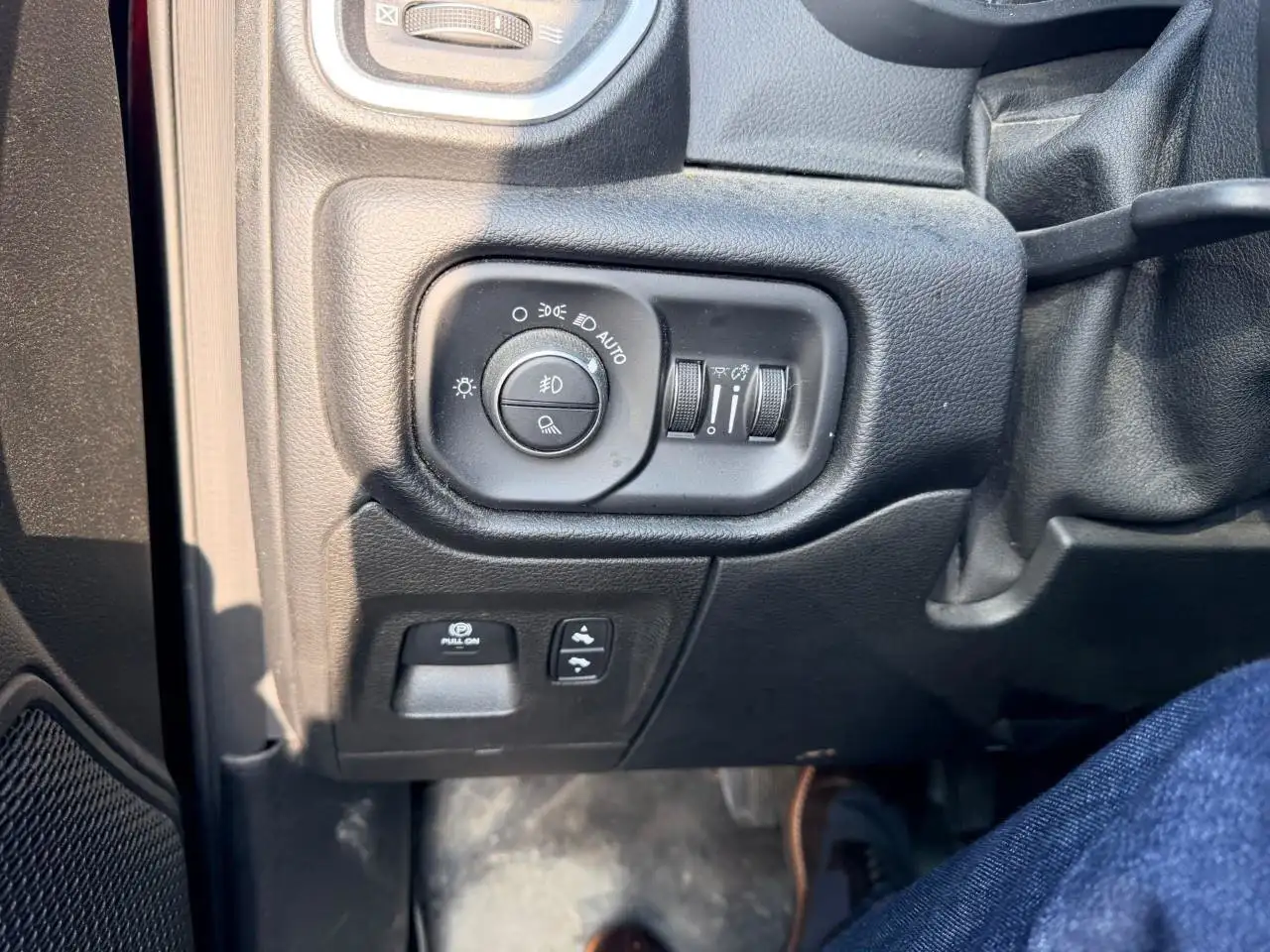 RAM 1500 снимка RAM 1500