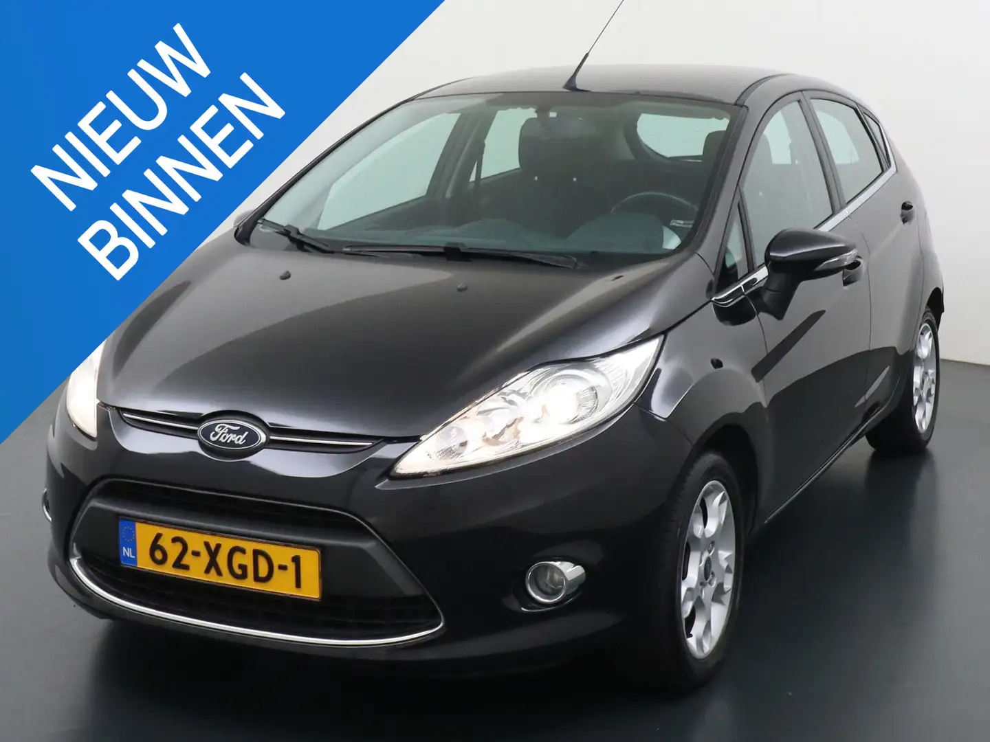 Ford Fiesta 1.25 Titanium Zwart - 1