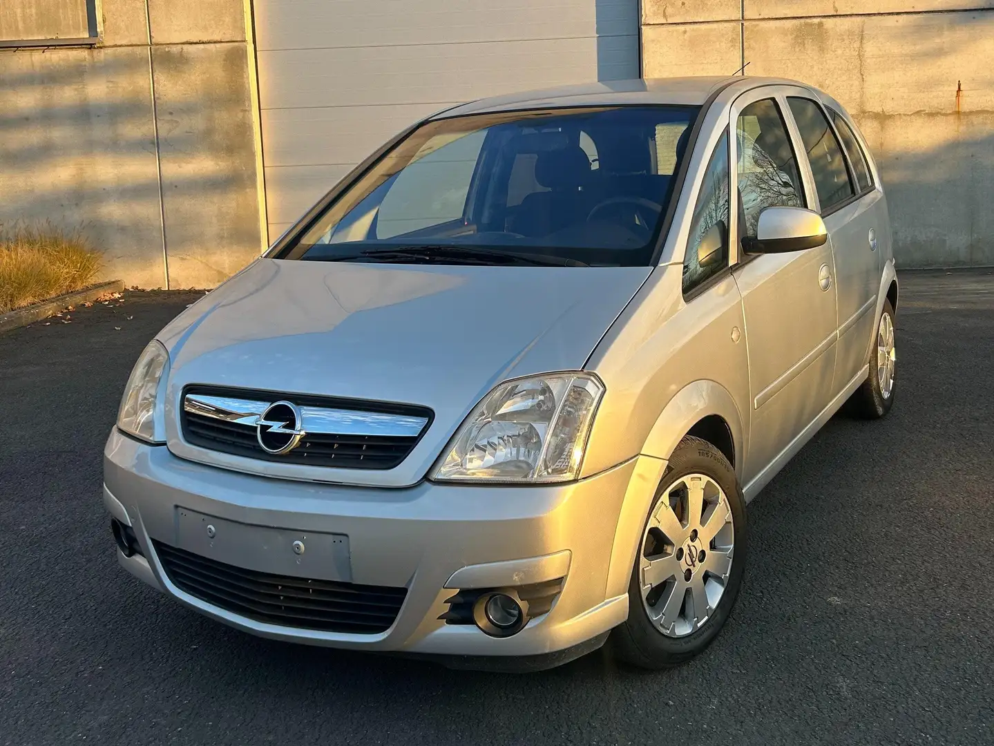 Opel Meriva Meriva 1.6 16V Zilver - 1