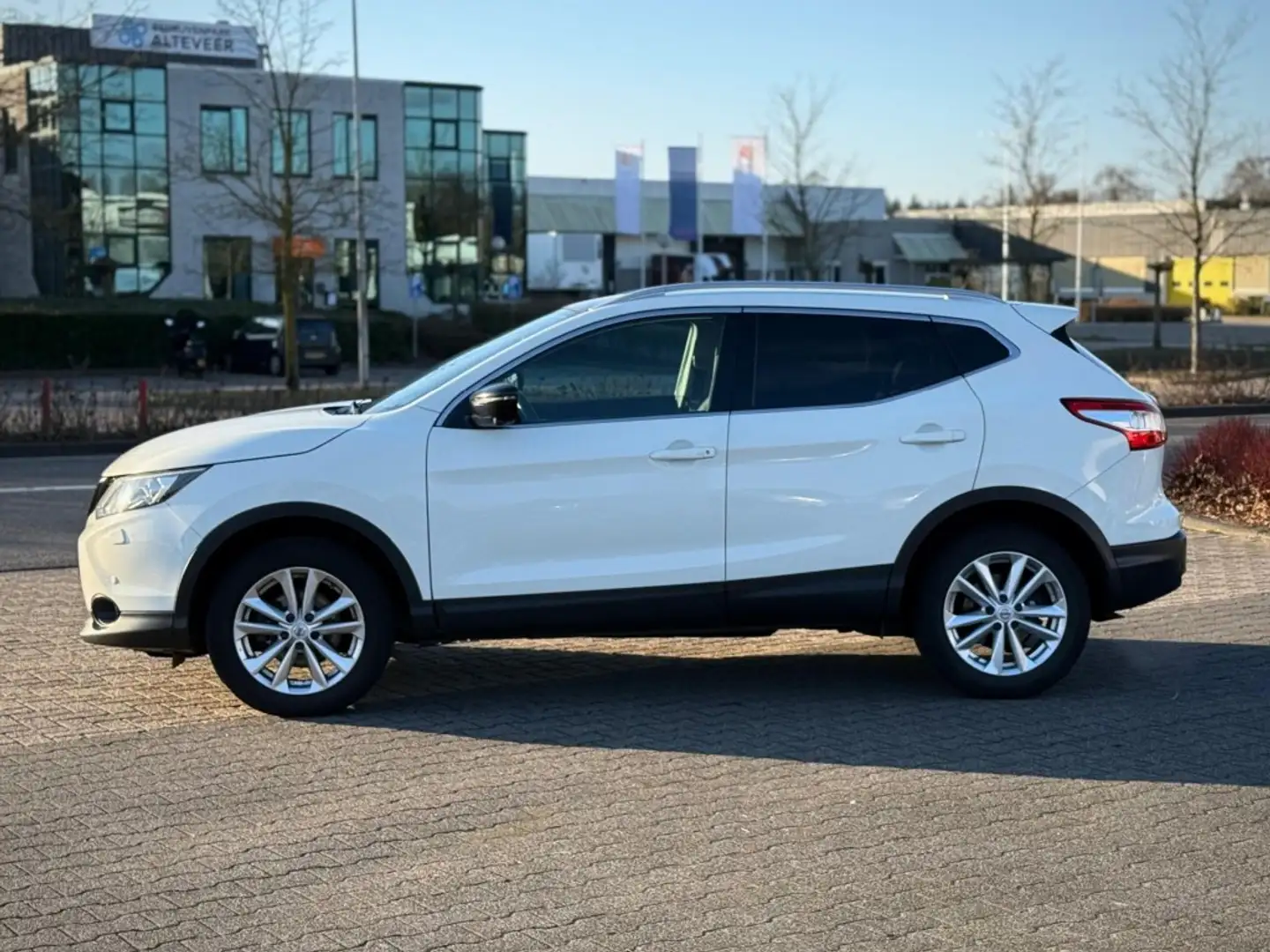 Nissan Qashqai 1.6 160PK TREKHAAK 1500KG CAMERA NAVI Blanc - 2