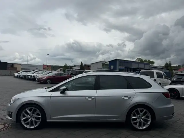 Seat Leon Leon view 4