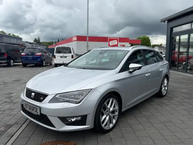 Seat Leon Leon view 3