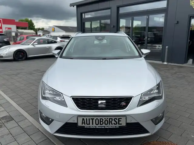 Seat Leon Leon view 2
