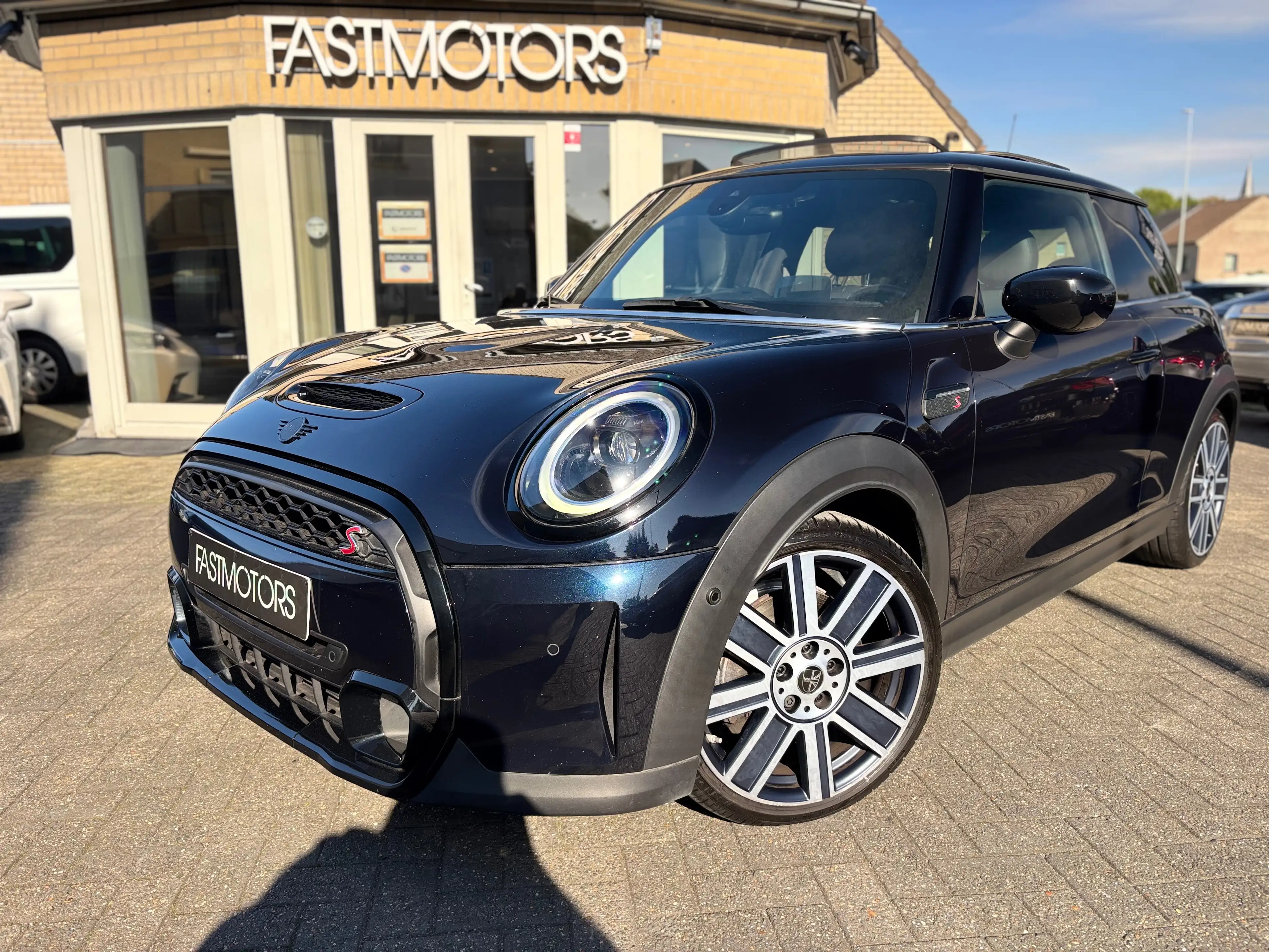MINI Cooper S Mini 2.0AS Cooper S OPF DCT HEAD UP FULL LED PANORAMA MINI YOURS EDITION S 1 OWNER — photo 23