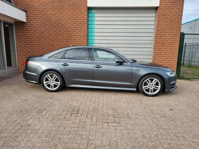 Audi A6 view 10