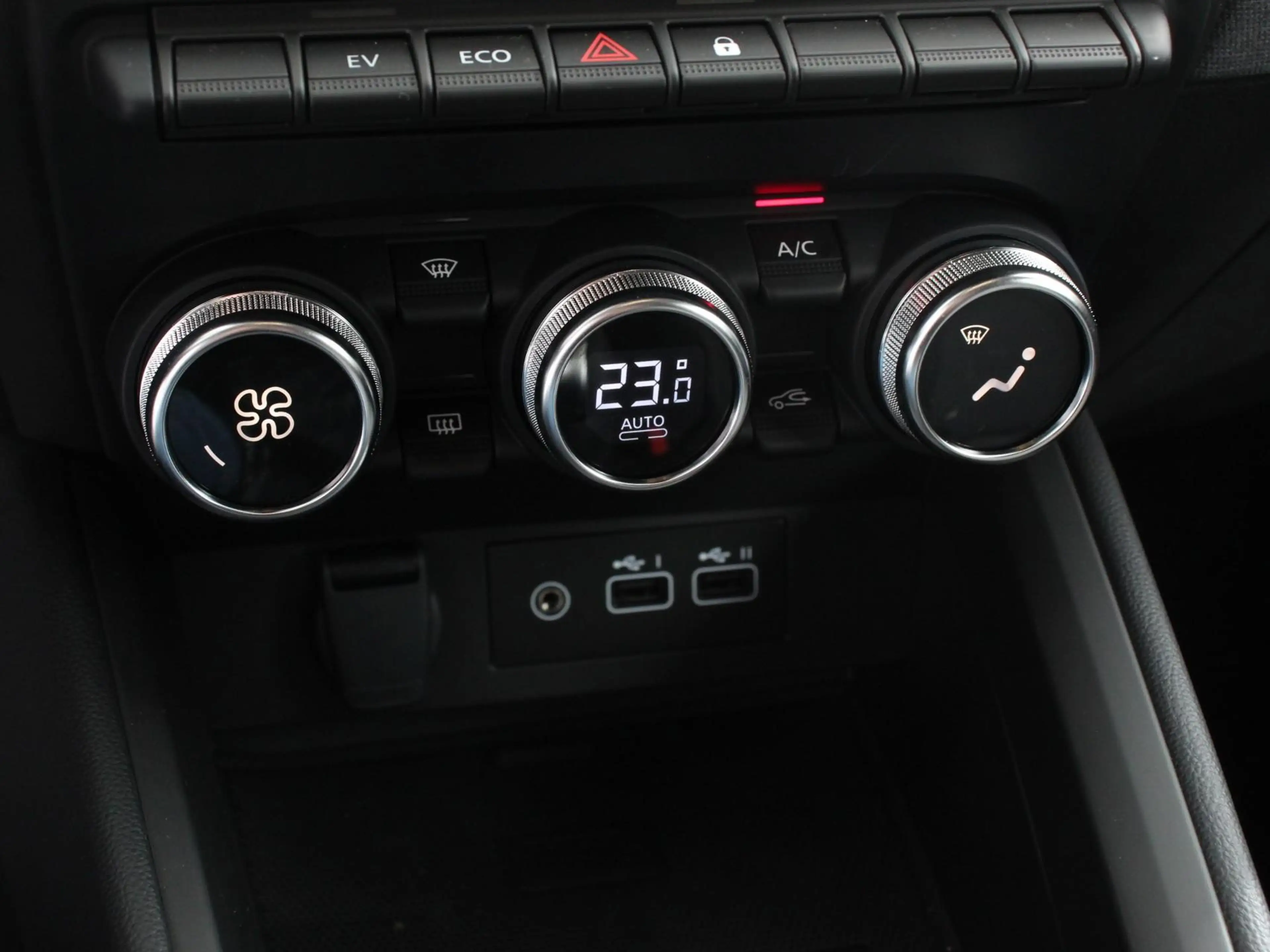 Mitsubishi Colt 1.6 HEV Intense Automaat Navigatie Apple Carplay/A — photo 21