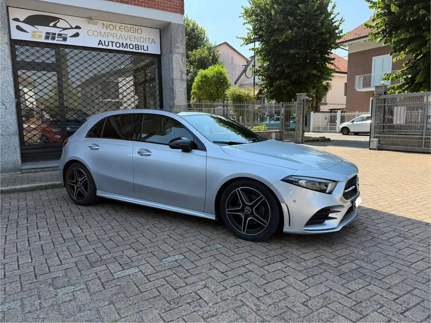 Mercedes-Benz A 180 MERCEDES-BENZ A180 PREMIUM AMG TETTO/AMBIENTE/PELL Argento - 2