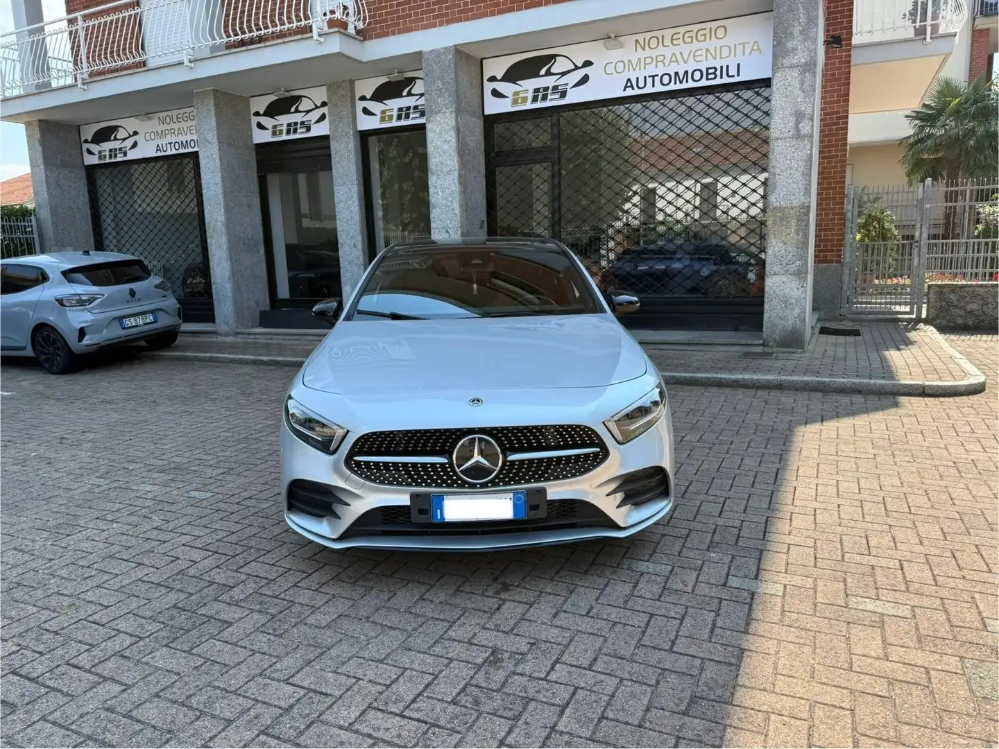 Mercedes-Benz A 180 MERCEDES-BENZ A180 PREMIUM AMG TETTO/AMBIENTE/PELL Argento - 1