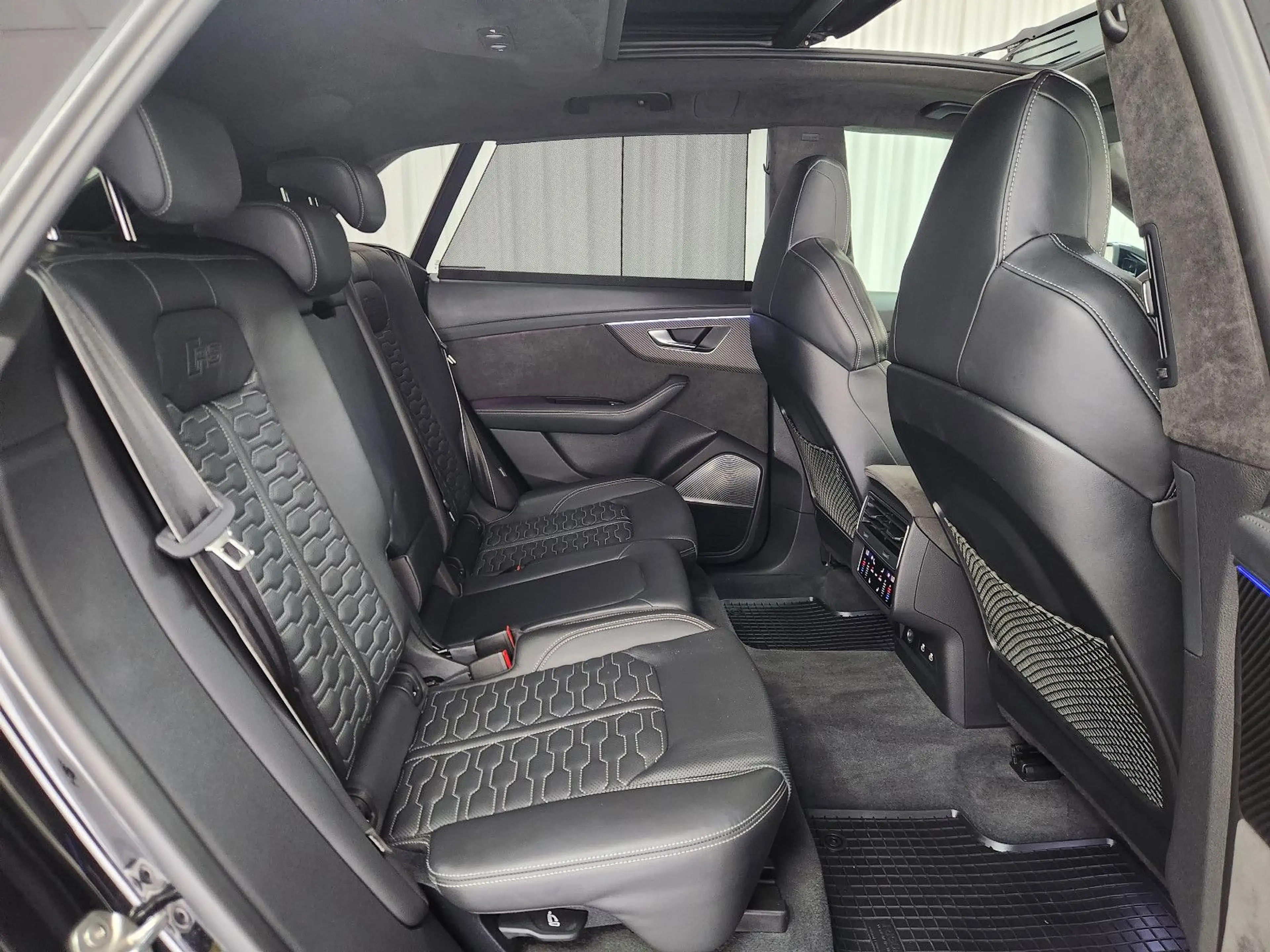 Audi RS Q8 4.0 TFSI quattro Keramik AHK Std.hzg. Pano — photo 15