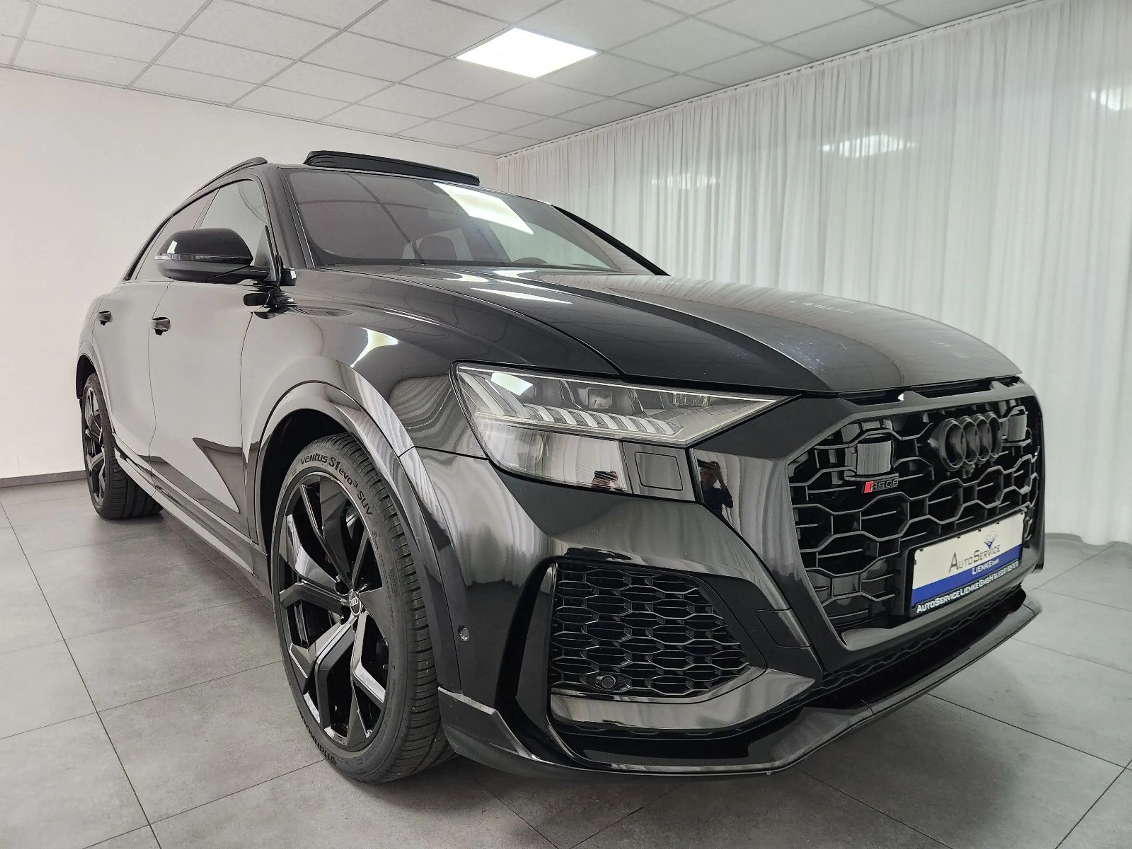 Audi RS Q8 4.0 TFSI quattro Keramik AHK Std.hzg. Pano