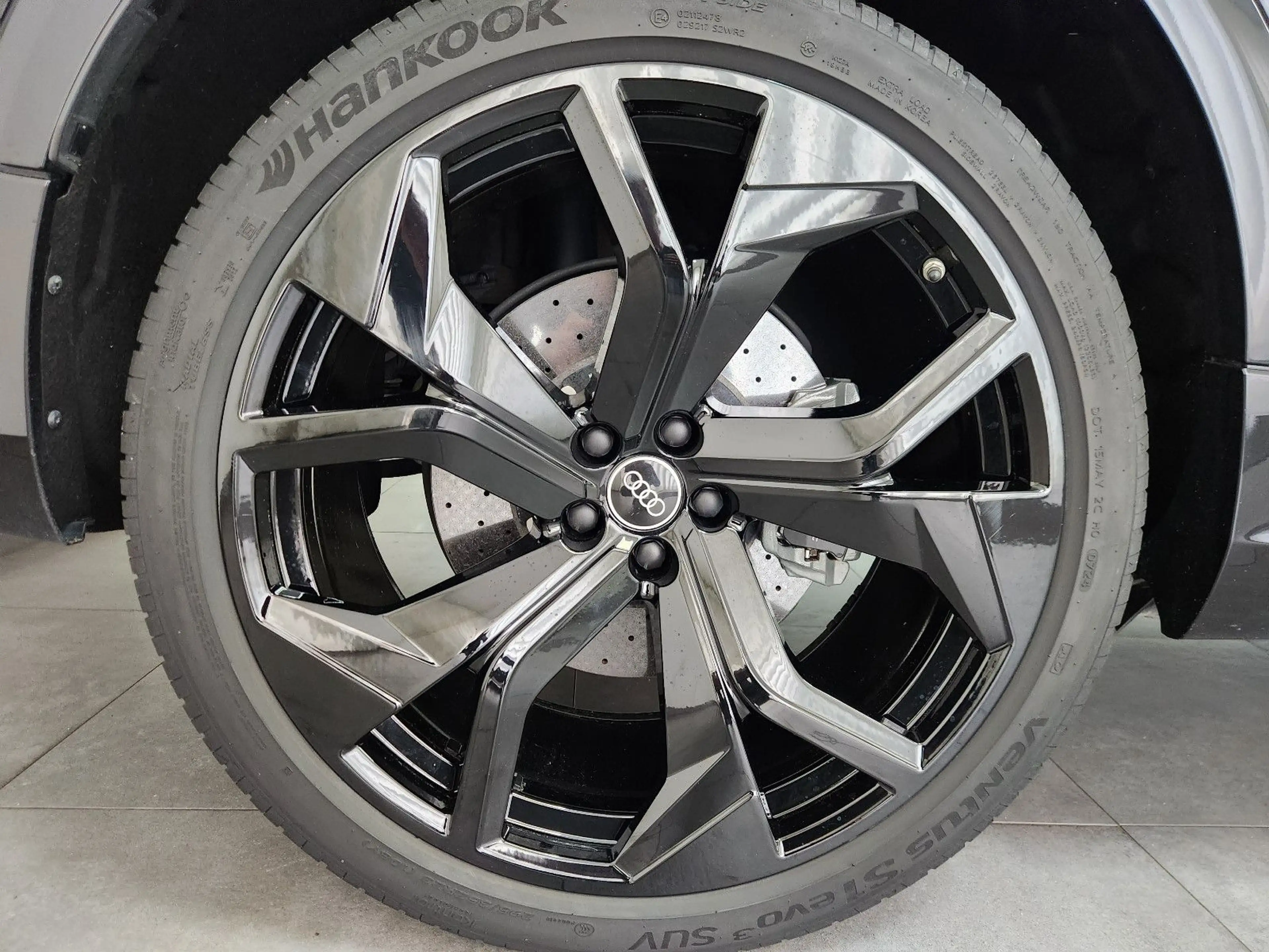 Audi RS Q8 4.0 TFSI quattro Keramik AHK Std.hzg. Pano — photo 11