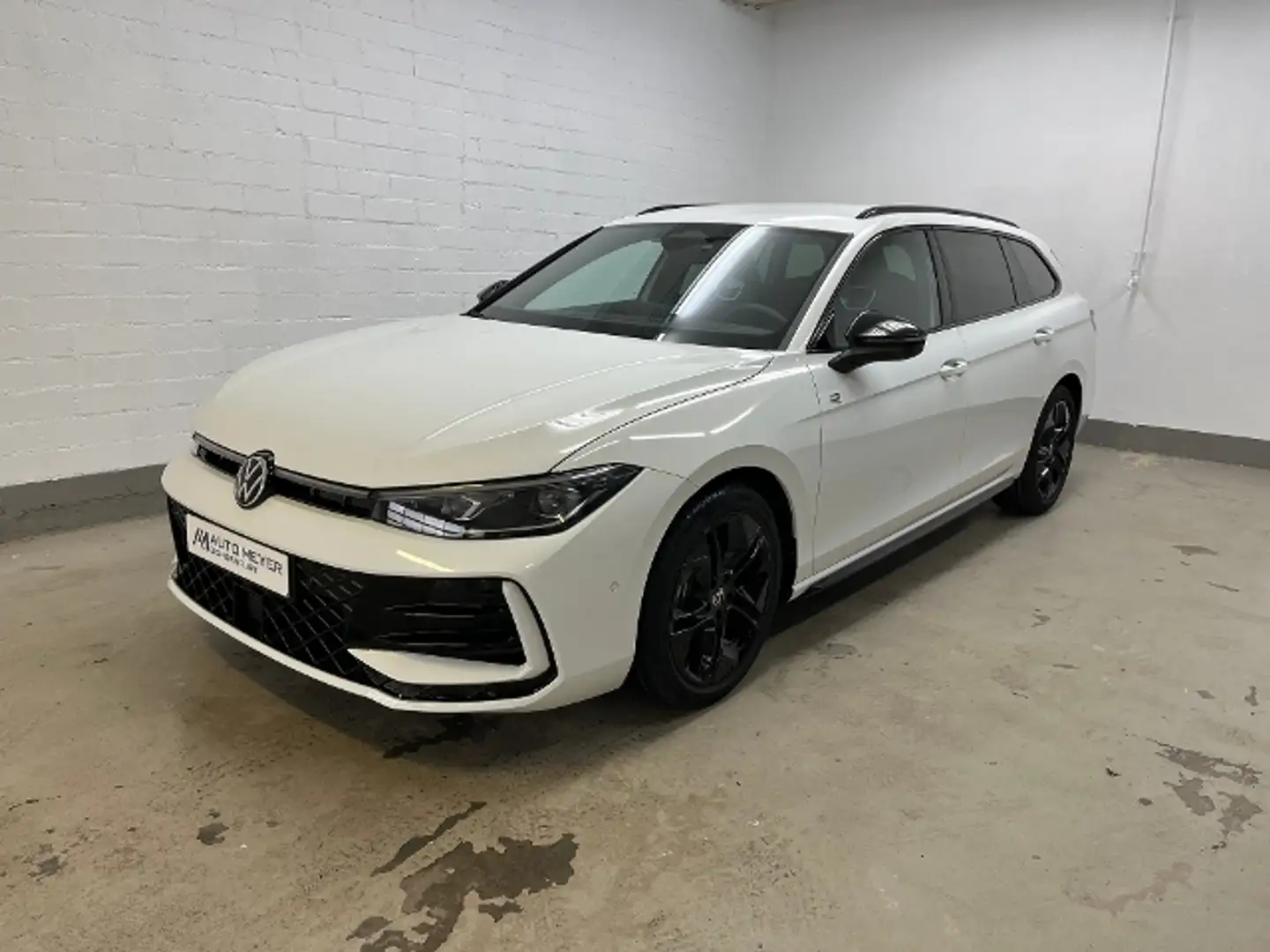 Volkswagen Passat R-Line 2,0 l TDI DSG Black Style AHK Navi IQ.DRIV Weiß - 2
