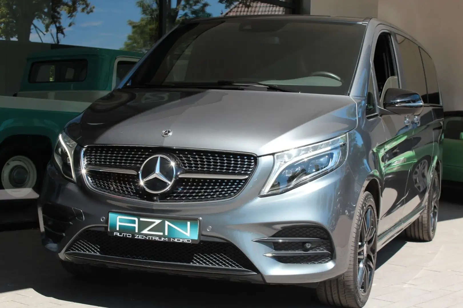 Mercedes-Benz V 300 AMG Line AVANTGARDE 4MATIC Mixto lang Grau - 2