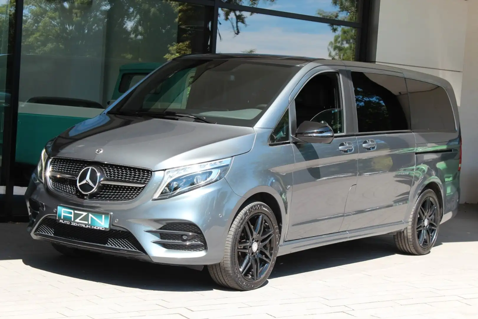 Mercedes-Benz V 300 AMG Line AVANTGARDE 4MATIC Mixto lang Grau - 1