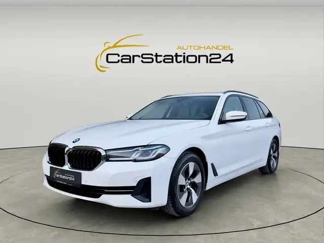 BMW 520 520 d *1BESITZ*VOLLLEDER*ANHÄNGERKUP*AMBIENTE*HECKCAM*MEMORYSITZ*TOTWINKEL*KEYLESSGO*STANDHZ*LASERLED*SPURASSISTENT*