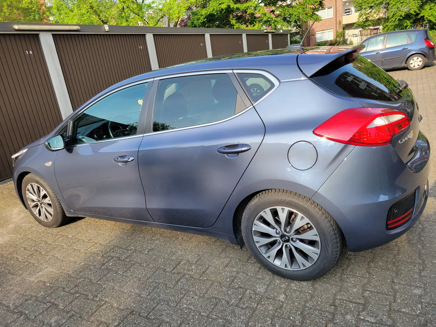 Kia Ceed / cee'd Ceed 1.6 GDI Dream-Team Edition Blau - 1